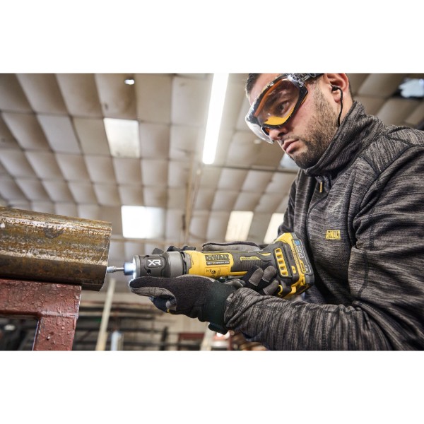 Фото - Прямая шлифовальная машина DeWALT DCG420N